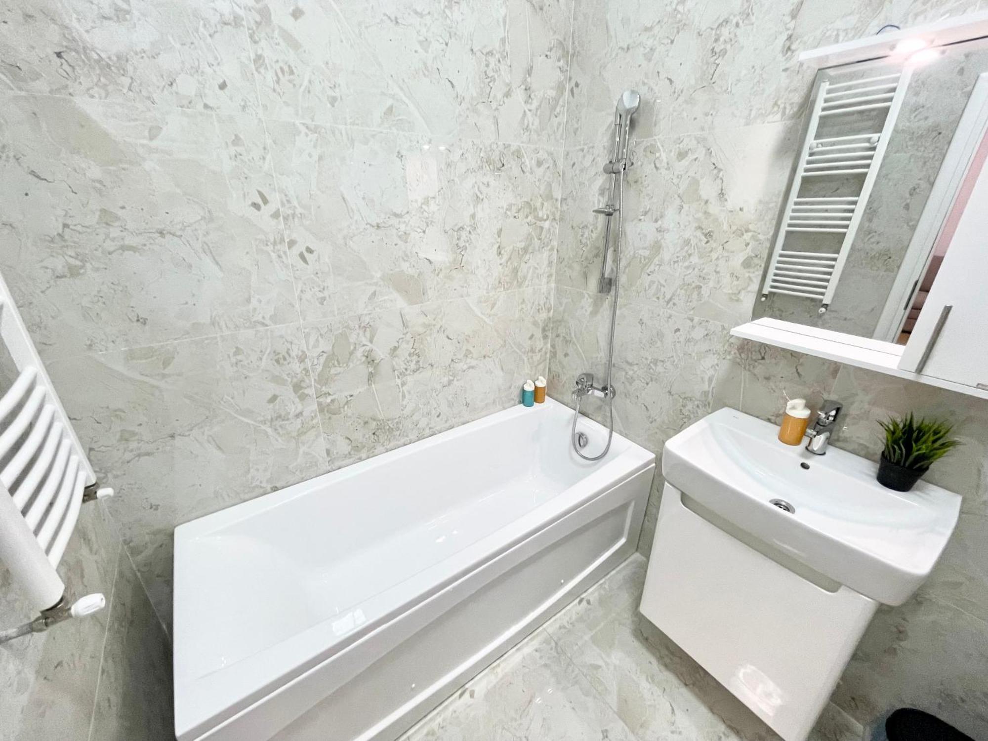 Central Adress Ad26 Букурещ Екстериор снимка
