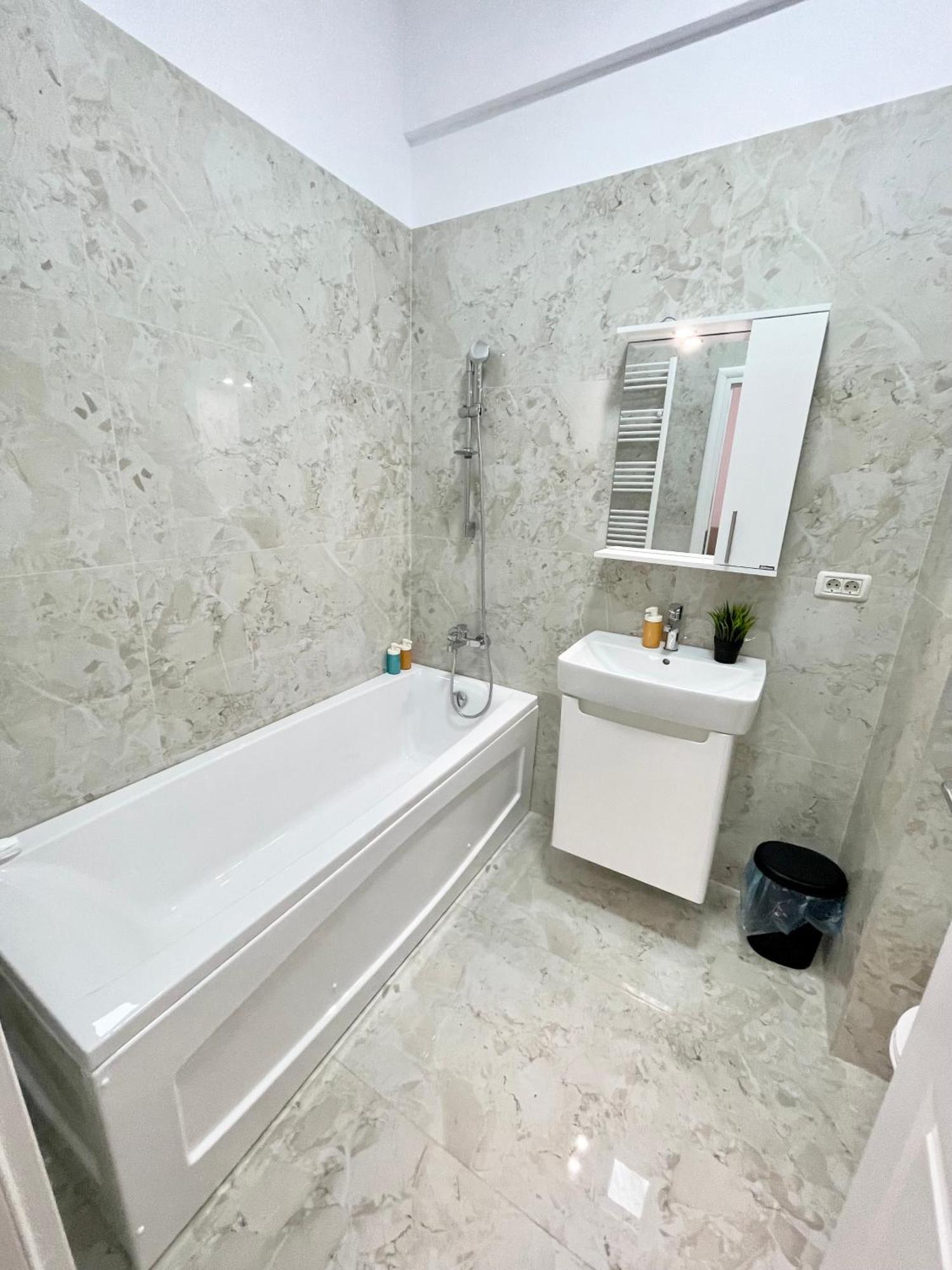 Central Adress Ad26 Букурещ Екстериор снимка