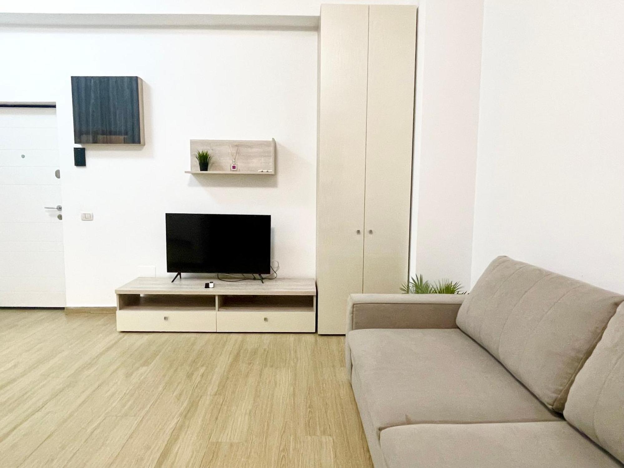 Central Adress Ad26 Букурещ Екстериор снимка